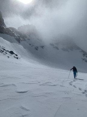 ❄️ Sealy Range Traverse ❄️
Three unforgettable days back in full winter mode — in December. Over half a metre of cold, fresh snow transformed the Sealy Range, with plenty of steps to plug and more than a few moments wishing we were on skis instead of boots.
We climbed high toward Mt Sealy, turning back just short of the summit due to a lack of solid snow for anchors — a good reminder that judgement matters more than summits. Clouds poured dramatically over Mount Sefton on the Main Divide, putting on a show that never got old.
Two cold, crisp nights camped on the Annette Plateau, stars blazing and the Milky Way stretched overhead. We completed the loop with an early-morning exit down Sawyers Stream before the heat arrived, followed by a long, careful scramble down Sebastopol Ridge.
From start to finish, the scenery was next-level — even more spectacular under a fresh blanket of snow. True alpine magic. 🏔️✨
📸 @elke_mountain_guide @symphonyonskis
🔗 https://alpinerecreation.com/new-zealand-alpine-hikes-trekking-and-snowshoeing/trans-alpine-crossings-and-traverses/sealy-range-traverse
#SealyRange #TransAlpine #MountainJourney #AlpineTrek #Mountaineering - ❄️ Sealy Range Traverse ❄️ Three unforgettable days back in full winter mode — in December. 14