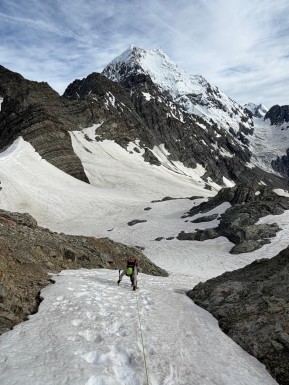 🌄 Ball Pass Summit Trek — an alpine adventure you’ll never forget! ❄️💪
3 days deep in Aoraki / Mount Cook National Park, learning real mountaineering skills, crossing glacial terrain, and summiting a peak with views to match every step. 🧗♂️🗻 
✨ Highlights:
• Getting hands-on with crampons & ice axe — conquer snowy slopes with confidence 🥾❄️ 
• Climbing Kaitiaki Peak (2,222 m) — panoramic views over the Southern Alps worth every vertigo-inducing moment 🌥️📸 
• Crossing Ball Glacier — glacier travel surrounded by big mountains that makes you feel tiny in the best way possible 🧊🌍 
Sunsets at Caroline Hut, laughs with the crew, and epic mountain vistas — this trek is the perfect mix of challenge and awe. 🏔️🔥
📸 @taichiro_naka
📍 Link in bio for more info and dates. Ready to step up your adventure game? ✨
🔗 https://alpinerecreation.com/new-zealand-alpine-hikes-trekking-and-snowshoeing/new-zealand-alpine-treks-and-hikes/ball-pass-summit-trek
#BallPass #CarolineHut #AorakiMountCook #AlpineTrek #MountainHike - 🌄 Ball Pass Summit Trek — an alpine adventure you’ll never forget! 2