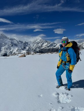 ❄️ Sealy Range Traverse ❄️
Three unforgettable days back in full winter mode — in December. Over half a metre of cold, fresh snow transformed the Sealy Range, with plenty of steps to plug and more than a few moments wishing we were on skis instead of boots.
We climbed high toward Mt Sealy, turning back just short of the summit due to a lack of solid snow for anchors — a good reminder that judgement matters more than summits. Clouds poured dramatically over Mount Sefton on the Main Divide, putting on a show that never got old.
Two cold, crisp nights camped on the Annette Plateau, stars blazing and the Milky Way stretched overhead. We completed the loop with an early-morning exit down Sawyers Stream before the heat arrived, followed by a long, careful scramble down Sebastopol Ridge.
From start to finish, the scenery was next-level — even more spectacular under a fresh blanket of snow. True alpine magic. 🏔️✨
📸 @elke_mountain_guide @symphonyonskis
🔗 https://alpinerecreation.com/new-zealand-alpine-hikes-trekking-and-snowshoeing/trans-alpine-crossings-and-traverses/sealy-range-traverse
#SealyRange #TransAlpine #MountainJourney #AlpineTrek #Mountaineering - ❄️ Sealy Range Traverse ❄️ Three unforgettable days back in full winter mode — in December. 5
