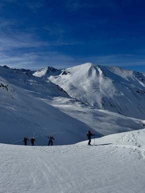 The Two Thumbs delivered today. We hunted out sheltered pockets of snow that had escaped the W–SW winds and were rewarded with plenty of creamy turns, sunshine and spectacular mountain scenery. Days like these, shared with a great crew, are what keep us coming back. 🏔️⛷️
#TwoThumbRange #SkiTouring #BackcountrySkiing #LakeTekapo #FirstTracks - The Two Thumbs delivered today. 2