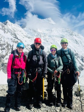 Five days. Big mountains. Lots of learning. ⛰️🧗🏽♀️
Last week on our Introductory Mountaineering Course at Caroline Hut — in the shadow of the mighty Aoraki / Mount Cook — our crew went from rock climbs to glacier travel, ridge routes and a summit of Kaitiaki Peak.
We covered so many skills, including: alpine packing + clothing, movement on snow and rock, knots and belays, weather and route finding, avalanche awareness + rescue, self-arresting, roping up for glacier travel — then topped it off by building a snow cave and sleeping in it ❄️🤙
From Ball Pass to the summit of Kaitiaki and back down, everyone finished stronger, smarter, and ready for their next step into the alpine world.
Keen to start your mountain journey?
Spaces are available on upcoming courses.
📸 P. Stevens & crew
🔗 https://alpinerecreation.com/new-zealand-alpine-climbing-mountaineering-instruction-and-guided-ascents/mountaineering-skills-and-alpine-climbing-courses/introductory-mountaineering-course
#BeginnerMountaineering #IntroToMountaineering #MountainSkills #MountainExperience #AlpineSkills #AorakiMtCook #GlacierTravel #SnowCave #KaitiakiPeak #NZMountains #CarolineHut #SouthernAlps #LearnTheRopes #AlpineRecreation #NZMGA #GuideLife - Five days. 6