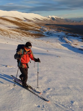 Nordic ski touring in the Two Thumb Range last week ☀️🎿
Cruising sun-softened slopes high above Lake Tekapo, with endless views stretching across the lake and the Southern Alps. The perfect combination of relaxed skiing, big mountain scenery and time to simply soak it all in.
Then back to the comforts of Rex Simpson Hut — fire crackling, skis by the door and a delicious cooked dinner prepared by the guides. 🔥🍲
This is what Nordic ski touring is all about: moving through beautiful landscapes at your own pace, with a cosy hut to come home to.
📸 A. Reiser
#NordicSkiing #CrossCountrySkiing #TwoThumbRange #LakeTekapo #RexSimpsonHut - Nordic ski touring in the Two Thumb Range last week ☀️🎿 Cruising sun-softened slopes high above Lake Tekapo, with endless views stretching across the lake and the Southern Alps. 2