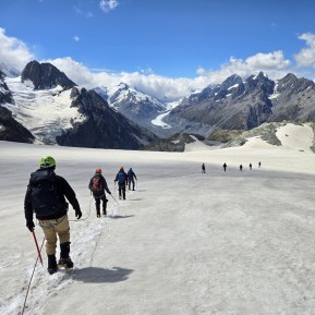 🌄 Ball Pass Summit Trek – 3 Days of Pure Alpine Magic 🏔️
Highlights from our latest unforgettable 3-day adventure on the Ball Pass Summit Trek — and WOW! Starting up at Caroline Hut, we journeyed across the incredible Ball Glacier, gained essential skills with crampons and ice axe, and soaked up those epic alpine views. 🧗♀️❄️
The climb up Kaitiaki Peak rewarded with some of the most stunning panoramas in the Southern Alps — rugged ridges, sweeping icefields, and that sense of being above it all. 😍
Swipe to see:
✨ Glacier travel in action
✨ Summit smiles
✨ Snow-covered ridges & endless sky
Whether you’re a seasoned trekker or leveling up your mountaineering skills, this alpine trek delivers adventure and jaw-dropping scenery every step of the way.
📸 @wild_for_flowers P. Stevens
#BallPassSummitTrek #AorakiMountCook #AlpineAdventures #CarolineHut #MountainLife 🏔️🖤 - 🌄 Ball Pass Summit Trek – 3 Days of Pure Alpine Magic 🏔️ Highlights from our latest unforgettable 3-day adventure on the Ball Pass Summit Trek — and WOW! 6