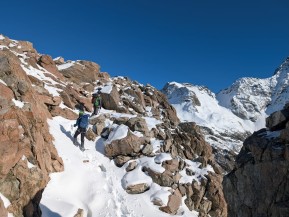 A little taste of winter in the Ball Pass region ❄️🏔️
Our latest Ball Pass Summit Trek enjoyed fresh snow, crisp blue skies and spectacular views across the Tasman Glacier and Aoraki / Mount Cook. While we’d normally be running this as a snowshoeing trip by this time of year, winter has had a slow start, leaving just enough snow to transform the landscape without making travel too difficult.
These shoulder-season conditions don’t come around every year, creating a unique opportunity to experience one of New Zealand’s classic alpine adventures in a completely different light.
From sunrise at Caroline Hut to untouched snow, frozen tarns and panoramic mountain views, it’s hard to imagine a better place to spend a winter’s day.
Winter in the Southern Alps is truly something special.
📸 A. Moore
#BallPass #AorakiMountCook #SouthernAlps #WinterTrekking #Snowshoeing - A little taste of winter in the Ball Pass region ❄️🏔️ Our latest Ball Pass Summit Trek enjoyed fresh snow, crisp blue skies and spectacular views across the Tasman Glacier and Aoraki / Mount Cook. 3