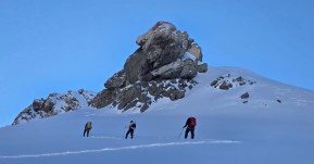 It’s a simply stunning time to be in the mountains with all the fresh snow on the hills. 🏔️❄️❄️❄️
Highlights from last week’s snowshoeing trip up to Plateau Hut and Glacier Dome.
📸 @pablo_borjas @biaboucinhas
#snowshoeing #plateauhut #glacierhike #aorakimountcook #winteradventures - It’s a simply stunning time to be in the mountains with all the fresh snow on the hills. 5
