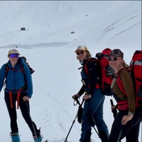 Deep in the Cass Valley wilderness, the rewards keep coming ❄️⛷️
With the relentless westerlies stacking up fresh snow, every tour feels like an expedition into untouched terrain. Crisp lines, big views and that feeling of true backcountry adventure – the Cass keeps delivering. 🏔️🔥
📸 A. Moore
#CassValley #BackcountrySkiing #NZAlps #SouthernAlps #RealBackcountry #TekapoAdventures #SkiTouringNZ #NZMGA #GuidesLife - Deep in the Cass Valley wilderness, the rewards keep coming ❄️⛷️ With the relentless westerlies stacking up fresh snow, every tour feels like an expedition into untouched terrain. 3