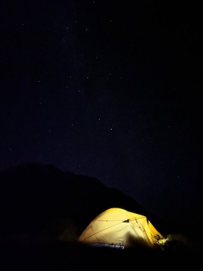 Perched high above the Hooker Valley near the Main Divide of the Southern Alps, watching the last light fire up Aoraki and fade toward Pukaki.
The wind never let up, but the stars didn’t disappoint — Southern Cross blazed over our tents, and the Milky Way was out in full force ⛺️✨
A wild, windy, unforgettable night out high in the mountains.
📸 @elke_mountain_guide @biaboucinhas
#Aoraki #MountCook #HookerValley #LakePukaki #SouthernCross #NZMountains #CoplandPass #FitzgeraldPass #RealBackcountry #SouthernAlps #Mountaineering #NightPhotography #DarkSky #Starlight #Sunset #Mountaineering #NZMGA #GuidesLife - Perched high above the Hooker Valley near the Main Divide of the Southern Alps, watching the last light fire up Aoraki and fade toward Pukaki. 2