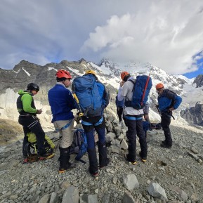 🌄 Ball Pass Summit Trek – 3 Days of Pure Alpine Magic 🏔️
Highlights from our latest unforgettable 3-day adventure on the Ball Pass Summit Trek — and WOW! Starting up at Caroline Hut, we journeyed across the incredible Ball Glacier, gained essential skills with crampons and ice axe, and soaked up those epic alpine views. 🧗♀️❄️
The climb up Kaitiaki Peak rewarded with some of the most stunning panoramas in the Southern Alps — rugged ridges, sweeping icefields, and that sense of being above it all. 😍
Swipe to see:
✨ Glacier travel in action
✨ Summit smiles
✨ Snow-covered ridges & endless sky
Whether you’re a seasoned trekker or leveling up your mountaineering skills, this alpine trek delivers adventure and jaw-dropping scenery every step of the way.
📸 @wild_for_flowers P. Stevens
#BallPassSummitTrek #AorakiMountCook #AlpineAdventures #CarolineHut #MountainLife 🏔️🖤 - 🌄 Ball Pass Summit Trek – 3 Days of Pure Alpine Magic 🏔️ Highlights from our latest unforgettable 3-day adventure on the Ball Pass Summit Trek — and WOW! 4