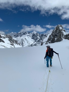❄️ Sealy Range Traverse ❄️
Three unforgettable days back in full winter mode — in December. Over half a metre of cold, fresh snow transformed the Sealy Range, with plenty of steps to plug and more than a few moments wishing we were on skis instead of boots.
We climbed high toward Mt Sealy, turning back just short of the summit due to a lack of solid snow for anchors — a good reminder that judgement matters more than summits. Clouds poured dramatically over Mount Sefton on the Main Divide, putting on a show that never got old.
Two cold, crisp nights camped on the Annette Plateau, stars blazing and the Milky Way stretched overhead. We completed the loop with an early-morning exit down Sawyers Stream before the heat arrived, followed by a long, careful scramble down Sebastopol Ridge.
From start to finish, the scenery was next-level — even more spectacular under a fresh blanket of snow. True alpine magic. 🏔️✨
📸 @elke_mountain_guide @symphonyonskis
🔗 https://alpinerecreation.com/new-zealand-alpine-hikes-trekking-and-snowshoeing/trans-alpine-crossings-and-traverses/sealy-range-traverse
#SealyRange #TransAlpine #MountainJourney #AlpineTrek #Mountaineering - ❄️ Sealy Range Traverse ❄️ Three unforgettable days back in full winter mode — in December. 15