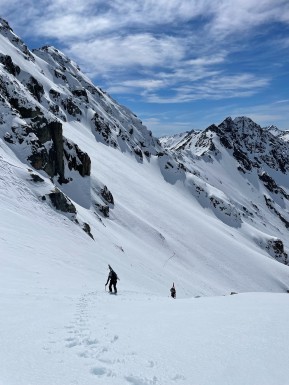 We’ve had some wild weather recently. When the Symphony on Skis Traverse wasn’t on the cards, we headed east for a Cass Valley “Haute Route” instead — it turned out to be an excellent plan B.
Hut-to-hut from O’Leary’s to Falcon’s Nest to Lady Emily, with plenty of extra laps along the way.
We battled the winds, scored wind-drifted powder and spring corn, and somehow clocked even more vertical than the plan A route.
Not quite the Symphony — but a pretty good remix. 🎿❄️
#SkiTouring #BackcountrySkiing #SkiMountaineering #EarnYourTurns #SkiUphill #NZMountains #SouthernAlps #CassValley #HauteRoute #SymphonyOnSkis #SpringSkiing #PowderAndCorn #OLearysHut #FalconsNestHut #LadyEmilyHut #AlpineRecreation #MackenzieNZ #ChasingLines #TekapoAdventures #NZMGA #WeAreIFMGA #GuideLife - We’ve had some wild weather recently. 8