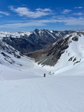 We’ve had some wild weather recently. When the Symphony on Skis Traverse wasn’t on the cards, we headed east for a Cass Valley “Haute Route” instead — it turned out to be an excellent plan B.
Hut-to-hut from O’Leary’s to Falcon’s Nest to Lady Emily, with plenty of extra laps along the way.
We battled the winds, scored wind-drifted powder and spring corn, and somehow clocked even more vertical than the plan A route.
Not quite the Symphony — but a pretty good remix. 🎿❄️
#SkiTouring #BackcountrySkiing #SkiMountaineering #EarnYourTurns #SkiUphill #NZMountains #SouthernAlps #CassValley #HauteRoute #SymphonyOnSkis #SpringSkiing #PowderAndCorn #OLearysHut #FalconsNestHut #LadyEmilyHut #AlpineRecreation #MackenzieNZ #ChasingLines #TekapoAdventures #NZMGA #WeAreIFMGA #GuideLife - We’ve had some wild weather recently. 9