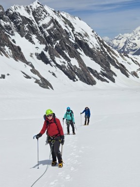 A magic few days exploring the Tasman Glacier on the Mount Cook Glaciers Trek ❄️🏔️
Huge icefalls, glacier travel, epic views of Aoraki — the perfect alpine escape. Can’t wait to get back up there!
📸 @alpine.dreams.guiding
Keen to join our next Glacier Trek? We still have a few spots on upcoming trips. Link in bio or see our website for details.
🔗 https://alpinerecreation.com/new-zealand-alpine-hikes-trekking-and-snowshoeing/new-zealand-glacier-hikes-and-treks/mount-cook-glaciers-trek
#TasmanGlacier #AorakiMountCook #AorakiAdventures #MountCookGlaciersTrek #AlpineRecreation #GlacierTrek #NZMustDo #HikingNZ #SouthernAlps #NZmountains #NZMGA #WeAreIFMGA #GuideLife - A magic few days exploring the Tasman Glacier on the Mount Cook Glaciers Trek ❄️🏔️ Huge icefalls, glacier travel, epic views of Aoraki — the perfect alpine escape. 1