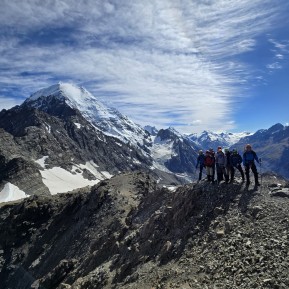 🌄 Ball Pass Summit Trek – 3 Days of Pure Alpine Magic 🏔️
Highlights from our latest unforgettable 3-day adventure on the Ball Pass Summit Trek — and WOW! Starting up at Caroline Hut, we journeyed across the incredible Ball Glacier, gained essential skills with crampons and ice axe, and soaked up those epic alpine views. 🧗♀️❄️
The climb up Kaitiaki Peak rewarded with some of the most stunning panoramas in the Southern Alps — rugged ridges, sweeping icefields, and that sense of being above it all. 😍
Swipe to see:
✨ Glacier travel in action
✨ Summit smiles
✨ Snow-covered ridges & endless sky
Whether you’re a seasoned trekker or leveling up your mountaineering skills, this alpine trek delivers adventure and jaw-dropping scenery every step of the way.
📸 @wild_for_flowers P. Stevens
#BallPassSummitTrek #AorakiMountCook #AlpineAdventures #CarolineHut #MountainLife 🏔️🖤 - 🌄 Ball Pass Summit Trek – 3 Days of Pure Alpine Magic 🏔️ Highlights from our latest unforgettable 3-day adventure on the Ball Pass Summit Trek — and WOW! 2