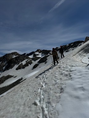 High up in Aoraki / Mount Cook National Park, the Ball Pass Summit Trek delivered everything we love about true alpine travel.
The first day began hiking into the cloud, trusting the process. Overnight the skies cleared, revealing Aoraki and the Caroline Face glowing in starlight ✨
What followed, was a classic alpine day — learning essential mountaineering skills, using crampons and ice axe, practising self-arrest, climbing Kaitiaki Peak, then crossing Ball Pass and returning via the Ball Glacier.
We finished with a stunning walk out along Ball Ridge, big views all the way to the valley floor.
A challenging, rewarding trek that blends alpine skills, high mountain scenery and real adventure.
📸 @elke_mountain_guide
Keen to join our next Ball Pass Summit Trek? Check out the details on our website:
🔗 https://alpinerecreation.com/new-zealand-alpine-hikes-trekking-and-snowshoeing/new-zealand-alpine-treks-and-hikes/ball-pass-summit-trek
#BallPass #AorakiMountCook #AlpineTrek #MountaineeringSkills #SouthernAlps - High up in Aoraki / Mount Cook National Park, the Ball Pass Summit Trek delivered everything we love about true alpine travel. 9