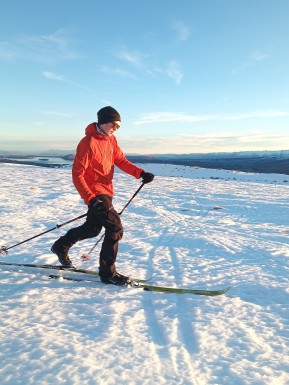 How many places in New Zealand can you click into your skis straight from the door of a warm, cosy mountain hut… and spend the day gliding through untouched snow with sweeping views over the turquoise waters of Lake Tekapo?
That’s what makes Nordic ski touring in the Two Thumb Range so special.
No crowded ski fields. No chairlifts. Just rolling alpine terrain, crisp winter air, and the simple rhythm of travelling through the mountains under your own power. Whether you’re new to Nordic skiing or already hooked, it’s an incredible way to explore the backcountry at a slower pace and discover parts of the mountains that few people see.
After a day on the snow, there’s nothing better than returning to Rex Simpson Hut, lighting the fire, sharing stories over dinner, and watching the sun set over the Southern Alps.
Winter doesn’t get much better than this. 🎿❄️
📸 A. Reiser
🔗 https://alpinerecreation.com/new-zealand-backcountry-skiing-and-split-boarding/nordic-cross-country-ski-touring/nordiccross-country-ski-touring
#NordicSkiing #CrossCountrySkiing #BackcountrySkiing #LakeTekapo #TwoThumbRange - How many places in New Zealand can you click into your skis straight from the door of a warm, cosy mountain hut… and spend the day gliding through untouched snow with sweeping views over the turquoise waters of Lake Tekapo? 2