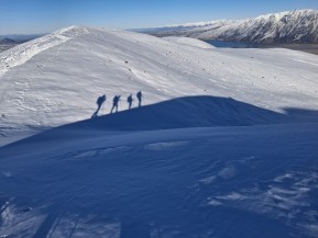 Crunching through fresh snow, following ridgelines above Lake Tekapo and watching the Southern Alps stretch to the horizon. This is what snowshoeing in the Two Thumb Range is all about.
As the sun dipped behind the peaks, we traded mountain boots for a roaring fire and a warm hut deep in the backcountry. Bliss. 🏔️❄️☀️
📸 T. Shaw
#snowshoeing #TwoThumbRange #RexSimpsonHut #LakeTekapo #WinterAdventures - Crunching through fresh snow, following ridgelines above Lake Tekapo and watching the Southern Alps stretch to the horizon. 1