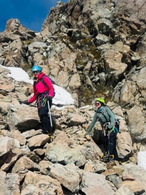 Five days. Big mountains. Lots of learning. ⛰️🧗🏽♀️
Last week on our Introductory Mountaineering Course at Caroline Hut — in the shadow of the mighty Aoraki / Mount Cook — our crew went from rock climbs to glacier travel, ridge routes and a summit of Kaitiaki Peak.
We covered so many skills, including: alpine packing + clothing, movement on snow and rock, knots and belays, weather and route finding, avalanche awareness + rescue, self-arresting, roping up for glacier travel — then topped it off by building a snow cave and sleeping in it ❄️🤙
From Ball Pass to the summit of Kaitiaki and back down, everyone finished stronger, smarter, and ready for their next step into the alpine world.
Keen to start your mountain journey?
Spaces are available on upcoming courses.
📸 P. Stevens & crew
🔗 https://alpinerecreation.com/new-zealand-alpine-climbing-mountaineering-instruction-and-guided-ascents/mountaineering-skills-and-alpine-climbing-courses/introductory-mountaineering-course
#BeginnerMountaineering #IntroToMountaineering #MountainSkills #MountainExperience #AlpineSkills #AorakiMtCook #GlacierTravel #SnowCave #KaitiakiPeak #NZMountains #CarolineHut #SouthernAlps #LearnTheRopes #AlpineRecreation #NZMGA #GuideLife - Five days. 13