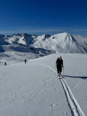 The Two Thumbs delivered today. We hunted out sheltered pockets of snow that had escaped the W–SW winds and were rewarded with plenty of creamy turns, sunshine and spectacular mountain scenery. Days like these, shared with a great crew, are what keep us coming back. 🏔️⛷️
#TwoThumbRange #SkiTouring #BackcountrySkiing #LakeTekapo #FirstTracks - The Two Thumbs delivered today. 5