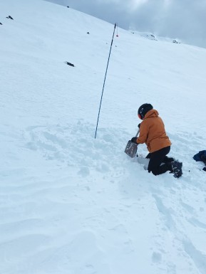 Just wrapped up an MSC Avalanche Skills Course 2 in the Two Thumb Range ❄️⛷️
A week of fresh snow, fun turns, and plenty of learning in the backcountry. From snowpack assessment to rescue practice, decision making and safe travel – we covered it all.
Big thanks to the crew for the good vibes and to our guide for sharing so much knowledge. Feel more confident and safer heading into the mountains this winter.
📸 @reiseraxel
📍 Two Thumb Range | 🏔️ Avalanche Skills Course
#backcountryskiing #skitouring #splitboarding #realbackcountry #avalancheskills #avalancherescue #avalancheawareness #twothumbrange #rexsimpsonhut #avalanchetraining #snowscience #alpinerecreation #avysavvy #nzmga #guideslife - Just wrapped up an MSC Avalanche Skills Course 2 in the Two Thumb Range ❄️⛷️ A week of fresh snow, fun turns, and plenty of learning in the backcountry. 4