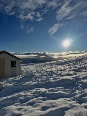 As we set off for Rex Simpson Hut, the dark northwesterly clouds were building ominously over the head of the Godley Valley. From the eastern side of Lake Tekapo it looked like we might just stay clear of them… but halfway up the hill the weather had other plans.
Rain quickly turned to snow, and within minutes huge flakes were drifting down around us, transforming the landscape with every step. By the time we reached the shelter of Rex Simpson Hut, it was time to light the fire, hang up the wet gear, and settle in.
Then, just a few hours later, the clouds parted.
Sunshine poured across a fresh blanket of snow, revealing an incredible white landscape stretching to the turquoise waters of Lake Tekapo. One moment wild and wintry, the next calm and brilliant.
If there’s one thing that New Zealand weather teaches you, it’s that it’ll change. 🌬️🌦️❄️☀️
Snowshoeing season is well underway, and days like this are exactly why we love winter in the Two Thumb Range.
#snowshoeing #RexSimpsonHut #LakeTekapo #TwoThumbRange #winteradventures - As we set off for Rex Simpson Hut, the dark northwesterly clouds were building ominously over the head of the Godley Valley. 5