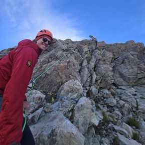 Intro to Mountaineering – Caroline Hut
Ready to take your skills above the snowline? This isn’t just a hike — it’s your gateway into real mountaineering. 💪
Over 4–5 days based at the stunning Caroline Hut on Ball Ridge (with the mighty Caroline Face of Aoraki/Mt Cook as your backdrop), you’ll learn by doing in true alpine terrain. 🏔️❄️ 
What you’ll be focusing on:
✨ Confident movement on snow & ice — crampons, ice-axe use & self-arrest
✨ Ropework fundamentals — knots, rope handling and glacier roping up
✨ Snow & ice anchors — placing solid protection in real conditions
✨ Safe mountain travel — route finding, weather + avalanche awareness & risk management
✨ Put it into action on the Ball Glacier and a climb of Kaitiaki Peak 🏔️ 
Whether you’re new to mountaineering or want to sharpen your alpine skills, this course builds confidence, competence and respect for the mountains — all taught by experienced NZMGA and IFMGA guides 🧗♂️🪢🌨️ 
Swipe ➡️ to see snow anchors, ropework in action and the epic views from Ball Pass in last week’s course✨
📸 @wild_for_flowers
🔗 https://alpinerecreation.com/new-zealand-alpine-climbing-mountaineering-instruction-and-guided-ascents/mountaineering-skills-and-alpine-climbing-courses/introductory-mountaineering-course
#mountaineering #carolinehut #aorakimountcook #snowsafety #mountainskills - Intro to Mountaineering – Caroline Hut Ready to take your skills above the snowline? 6