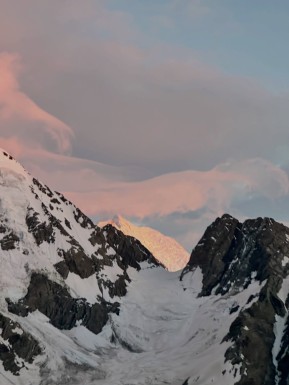 Sunrise over Tasman and Aoraki this morning. Strong winds up top, and cloud building ahead of the NW front. Time for us to leave before the storm, but also time for us to remember — today would’ve been Gottlieb’s 77th birthday ❤️
#AorakiMountCook #Sunrise #NZMountains #SouthernAlps #Mountaineering - Sunrise over Tasman and Aoraki this morning. 1