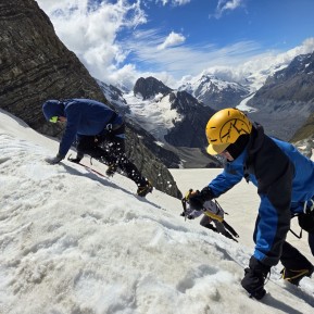 🌄 Ball Pass Summit Trek – 3 Days of Pure Alpine Magic 🏔️
Highlights from our latest unforgettable 3-day adventure on the Ball Pass Summit Trek — and WOW! Starting up at Caroline Hut, we journeyed across the incredible Ball Glacier, gained essential skills with crampons and ice axe, and soaked up those epic alpine views. 🧗♀️❄️
The climb up Kaitiaki Peak rewarded with some of the most stunning panoramas in the Southern Alps — rugged ridges, sweeping icefields, and that sense of being above it all. 😍
Swipe to see:
✨ Glacier travel in action
✨ Summit smiles
✨ Snow-covered ridges & endless sky
Whether you’re a seasoned trekker or leveling up your mountaineering skills, this alpine trek delivers adventure and jaw-dropping scenery every step of the way.
📸 @wild_for_flowers P. Stevens
#BallPassSummitTrek #AorakiMountCook #AlpineAdventures #CarolineHut #MountainLife 🏔️🖤 - 🌄 Ball Pass Summit Trek – 3 Days of Pure Alpine Magic 🏔️ Highlights from our latest unforgettable 3-day adventure on the Ball Pass Summit Trek — and WOW! 1